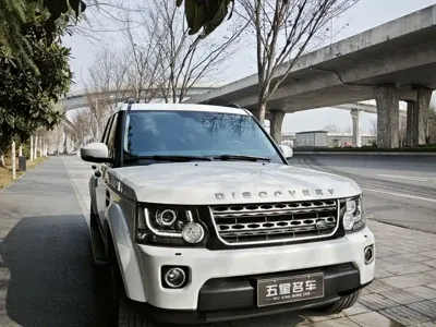 Land Rover Discovery 2016, 150000 км, за 178000 CNY