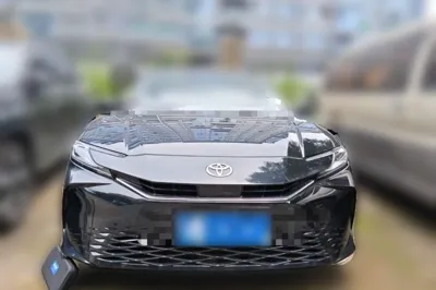 Toyota Camry 2024, 14000 км, за 127450.63 CNY