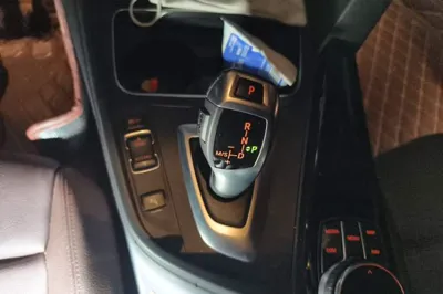 BMW 3 Series 2019, 91400 км, за 87693.8 CNY - фото 14