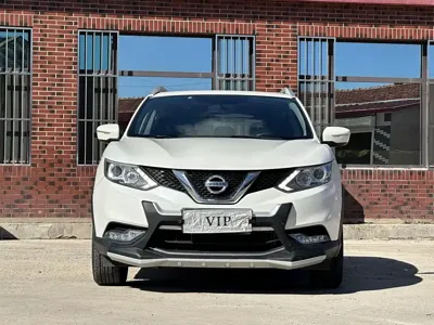 Nissan Qashqai 2016, 75000 км, за 42000 CNY