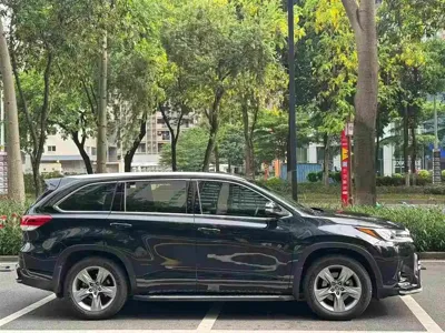 Toyota Highlander 2019, 70000 км, за 103800 CNY