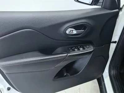 Jeep Cherokee 2016, 110800 км, за 32800 CNY - фото 7