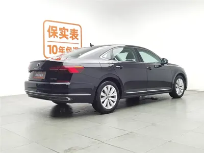 Volkswagen Passat 2021, 24600 км, за 85800 CNY