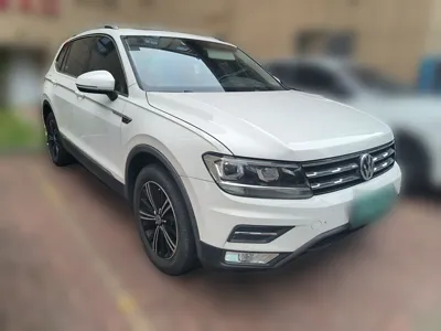 Volkswagen Tiguan L 2020, 66200 км, за 95613.51 CNY