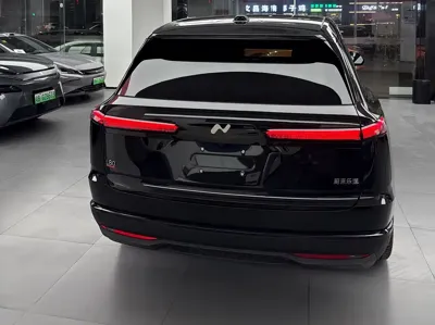 ONVO 乐道L80 0, 300 км, за 265800 CNY