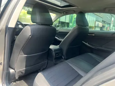 Lexus IS 2019, 57800 км, за 119800 CNY - фото 6