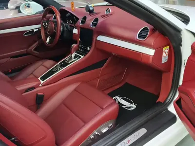 Porsche 718 2018, 56000 км, за 180600 CNY