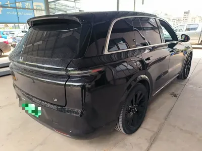 Li Auto Li L8 2023, 32000 км, за 231000 CNY