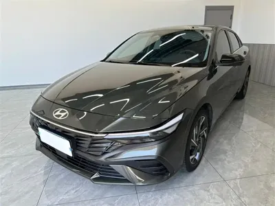 Hyundai Elantra 2024, 17000 км, за 99000 CNY