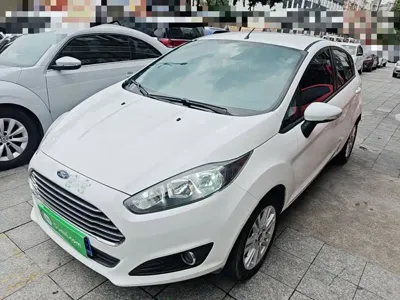 Ford Fiesta · 2014 год