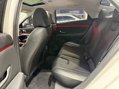 Hyundai Elantra 2023, 44000 км, за 99800 CNY - фото 13