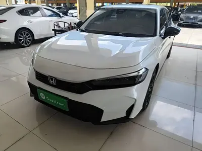 Honda Civic · 2025 год