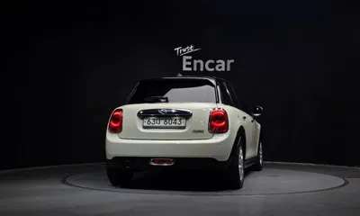 MINI Cooper 2015, 94593 км, за 7700000 KRW