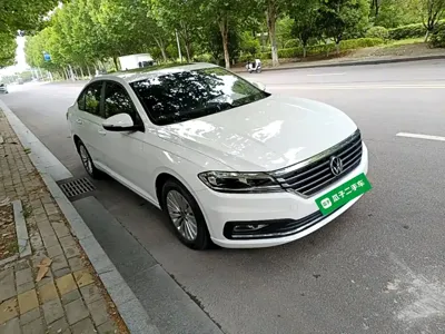 Volkswagen Lavida 2022, 68800 км, за 60300 CNY