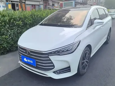 BYD MAX · 2018 год