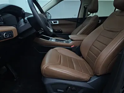 Ford Explorer 2023, 71100 км, за 199800 CNY - фото 7