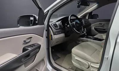 Kia Canival 2017, 96959 км, за 8500000 KRW - фото 10