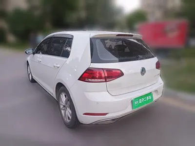 Volkswagen Golf 2018, 29900 км, за 61827.53 CNY
