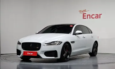 Jaguar XF · 2017 год