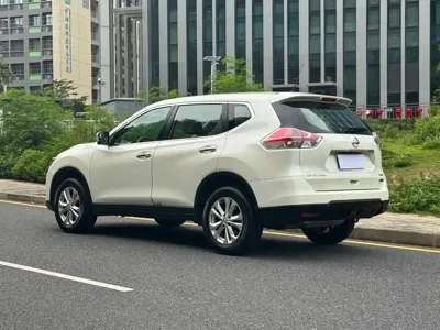 Nissan X-Trail 2014, 100000 км, за 38000 CNY