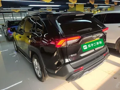 Toyota RAV4 2024, 6800 км, за 129963.58 CNY