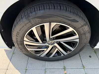 Volkswagen Lavida 2023, 26000 км, за 93800 CNY
