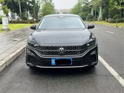Volkswagen Passat · 2023 год