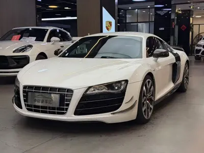 Audi R8 · 2011 год
