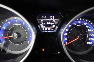 Hyundai Avante 2015, 110000 км, за 5300000 KRW - фото 8