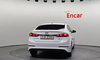 Hyundai Avante 2017, 180879 км, за 6900000 KRW