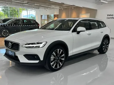 Volvo V60 · 2025 год