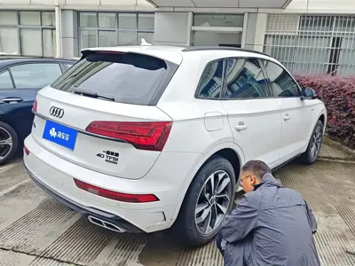 Audi Q5L 2024, 18900 км, за 204000 CNY