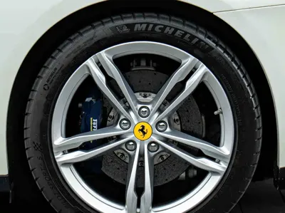 Ferrari GTC4Lusso 2018, 22000 км, за 3680000 CNY - фото 10
