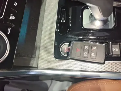 Jaguar XEL 2023, 24100 км, за 132700 CNY - фото 9