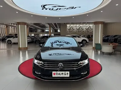 Volkswagen Magotan 2023, 43000 км, за 109000 CNY