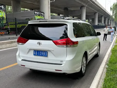 Toyota Sienna 2015, 146000 км, за 92000 CNY - фото 5