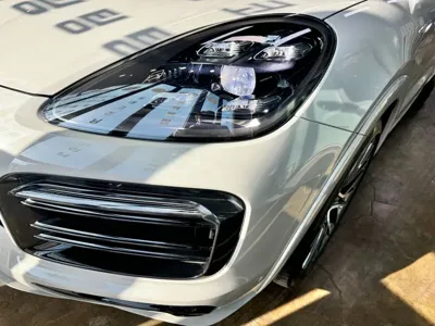 Porsche Cayenne 2023, 55000 км, за 110000000 KRW