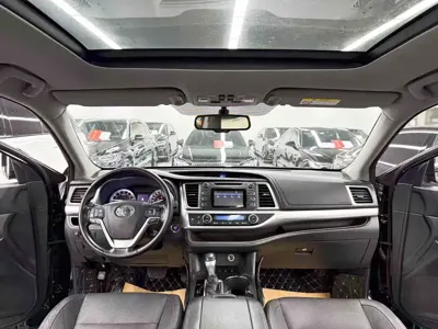 Toyota Highlander 2017, 60000 км, за 99800 CNY - фото 9