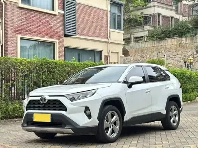 Toyota RAV4 · 2023 год