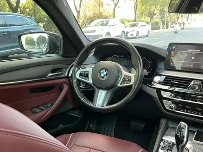 BMW 5 Series 2022, 74000 км, за 209800 CNY - фото 17