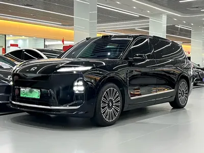 Nio ES8 · 2025 год