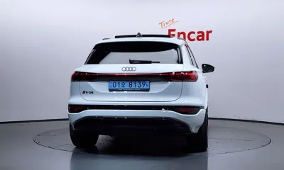 Audi SQ6 e-tron 2025, 6187 км, за 90990000 KRW