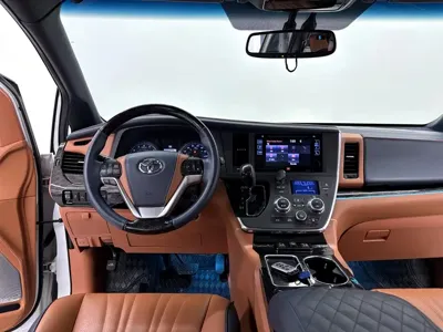 Toyota Sienna 2018, 101000 км, за 175000 CNY - фото 14