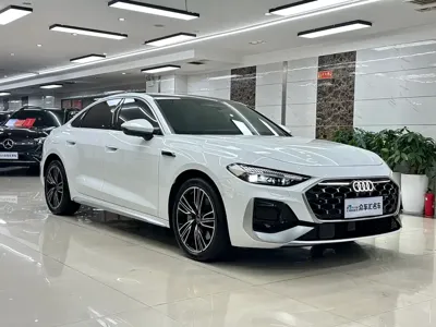 Audi 奥迪A5L 2026, 1300 км, за 235000 CNY