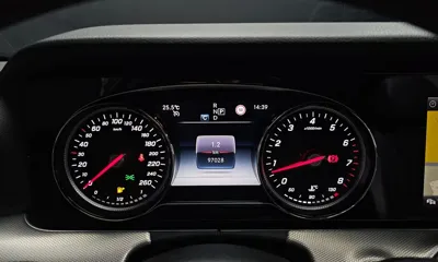 Mercedes-Benz E-Class 2019, 97028 км, за 22000000 KRW - фото 8