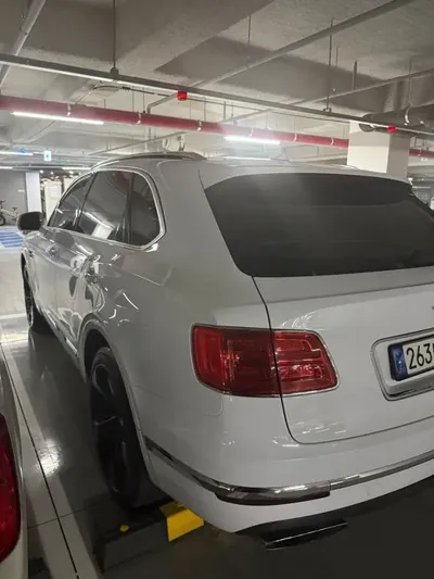 Bentley Bentayga 2018, 99638 км, за 86000000 KRW
