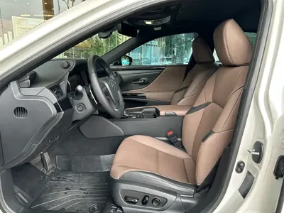 Lexus ES 2022, 80000 км, за 159900 CNY - фото 6