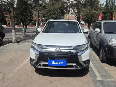 Mitsubishi Outlander 2020, 56100 км, за 63800 CNY