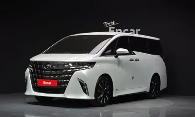 Toyota Alphard · 2024 год