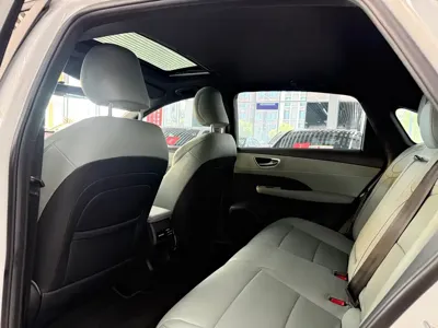 Roewe 荣威D6 2025, 10000 км, за 63800 CNY - фото 8